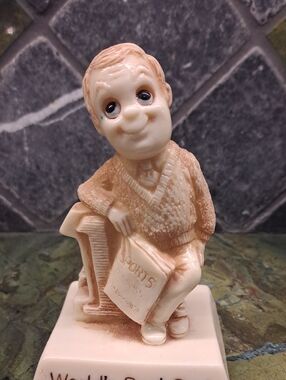 R &W Berries 795 World's Best Dad Decorative Figurine Vintage 1976